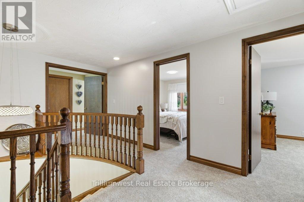 32 SUNSET DRIVE - 22