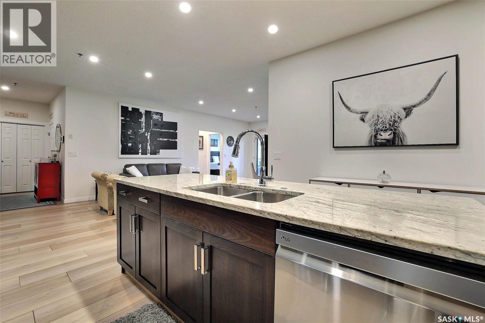 #103 4721 McTavish STREET - 11