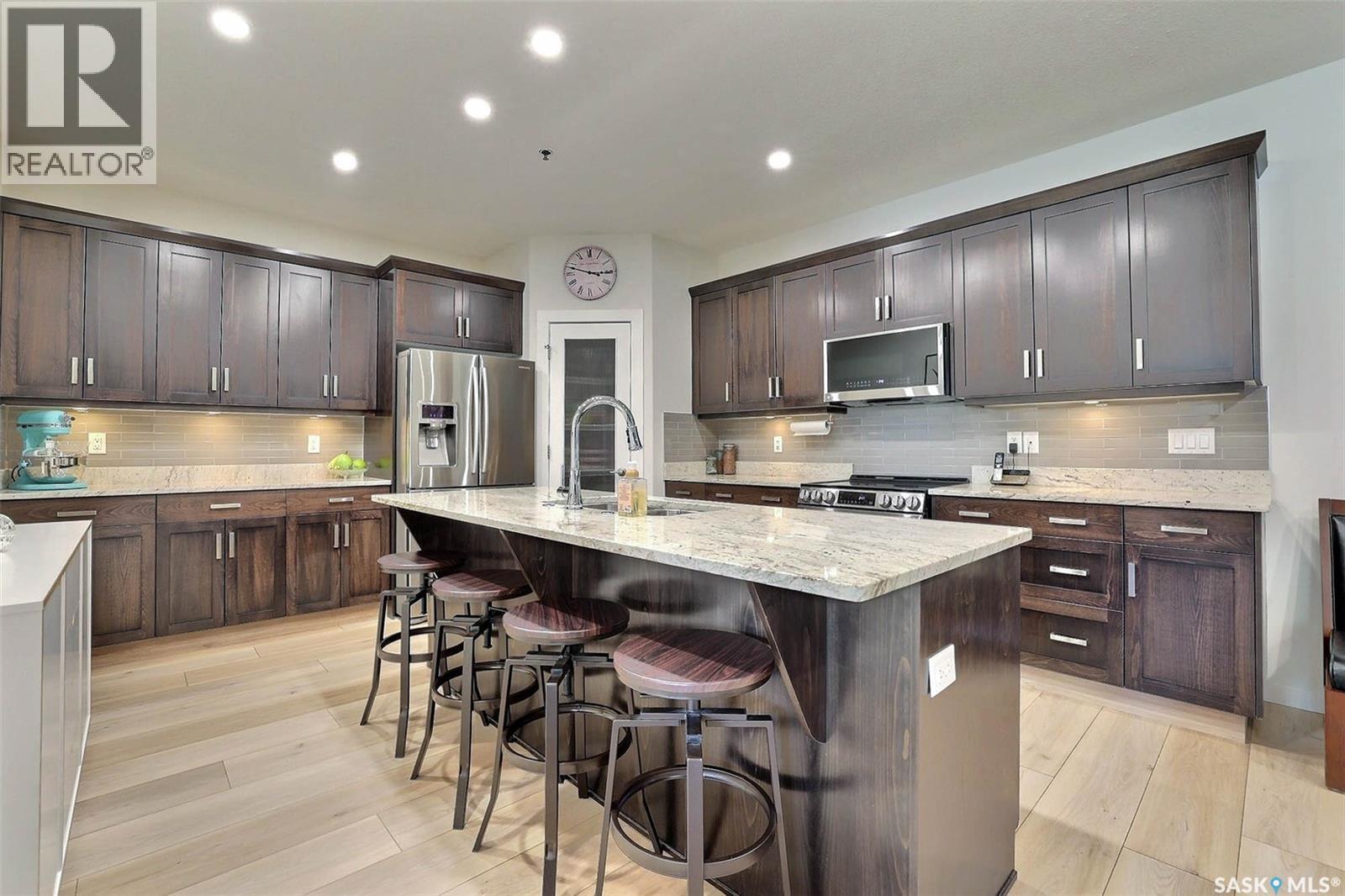 #103 4721 McTavish STREET - 7
