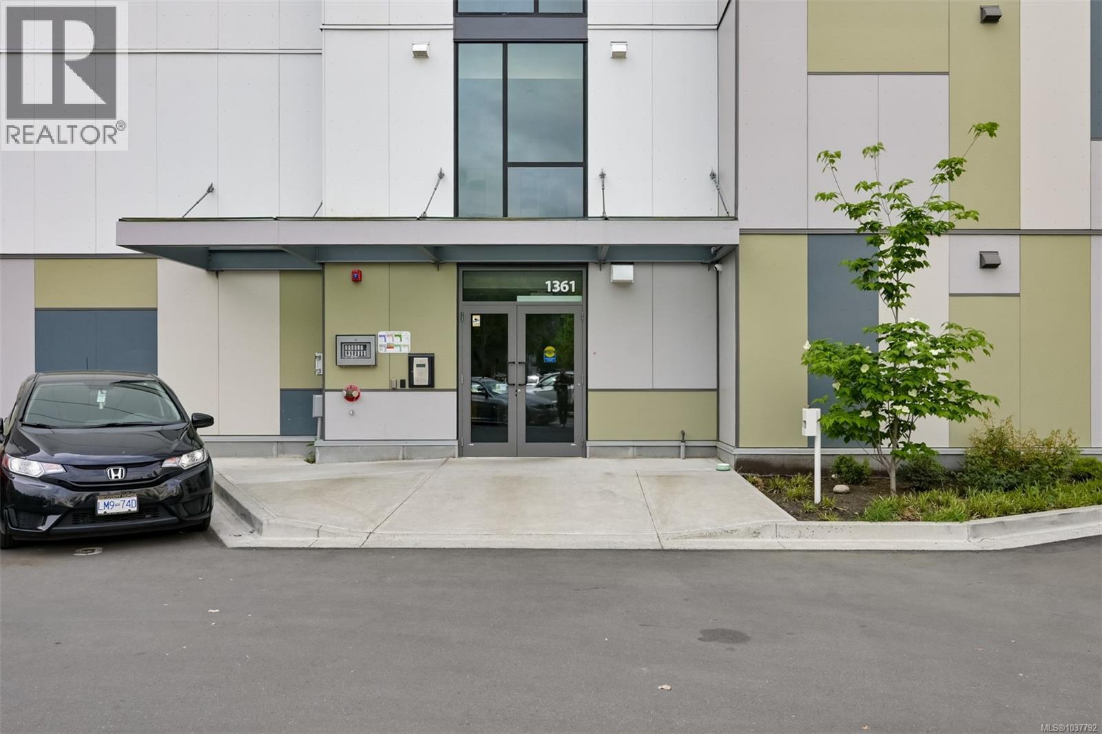 211 1361 Goldstream Ave, Langford