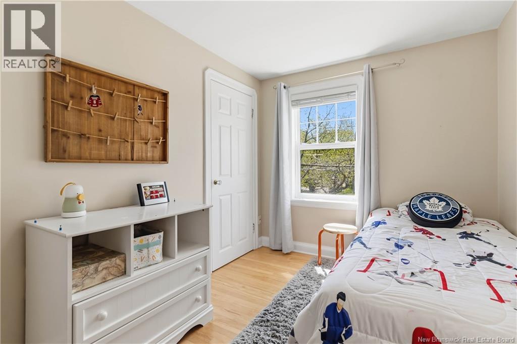 73 Burlington Avenue - 30