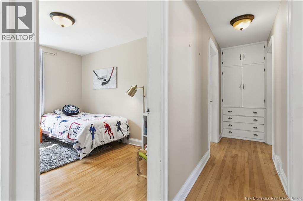 73 Burlington Avenue - 28