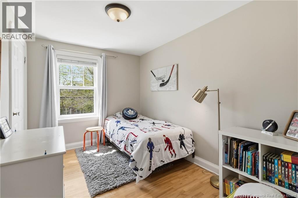 73 Burlington Avenue - 29