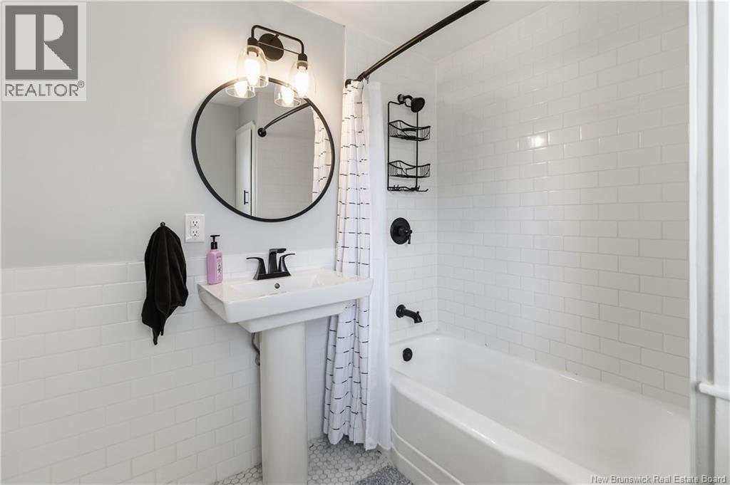 73 Burlington Avenue - 32