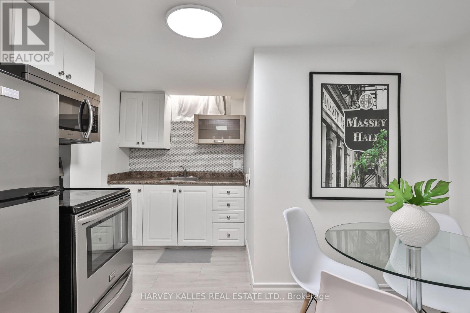 568 NORTHCLIFFE BOULEVARD - 30