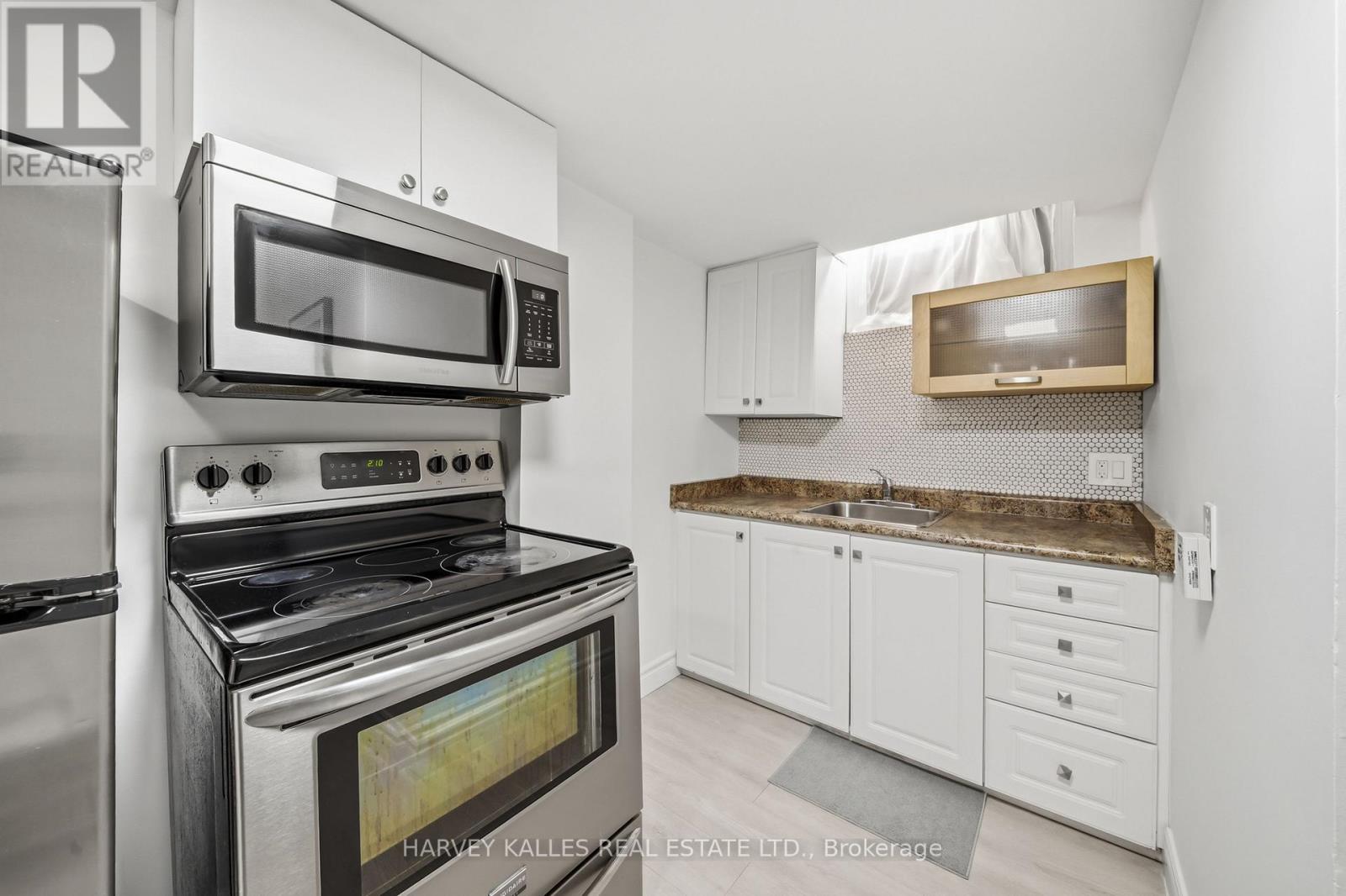 568 NORTHCLIFFE BOULEVARD - 31