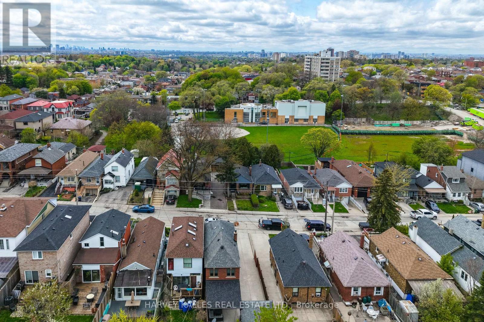 568 NORTHCLIFFE BOULEVARD - 44