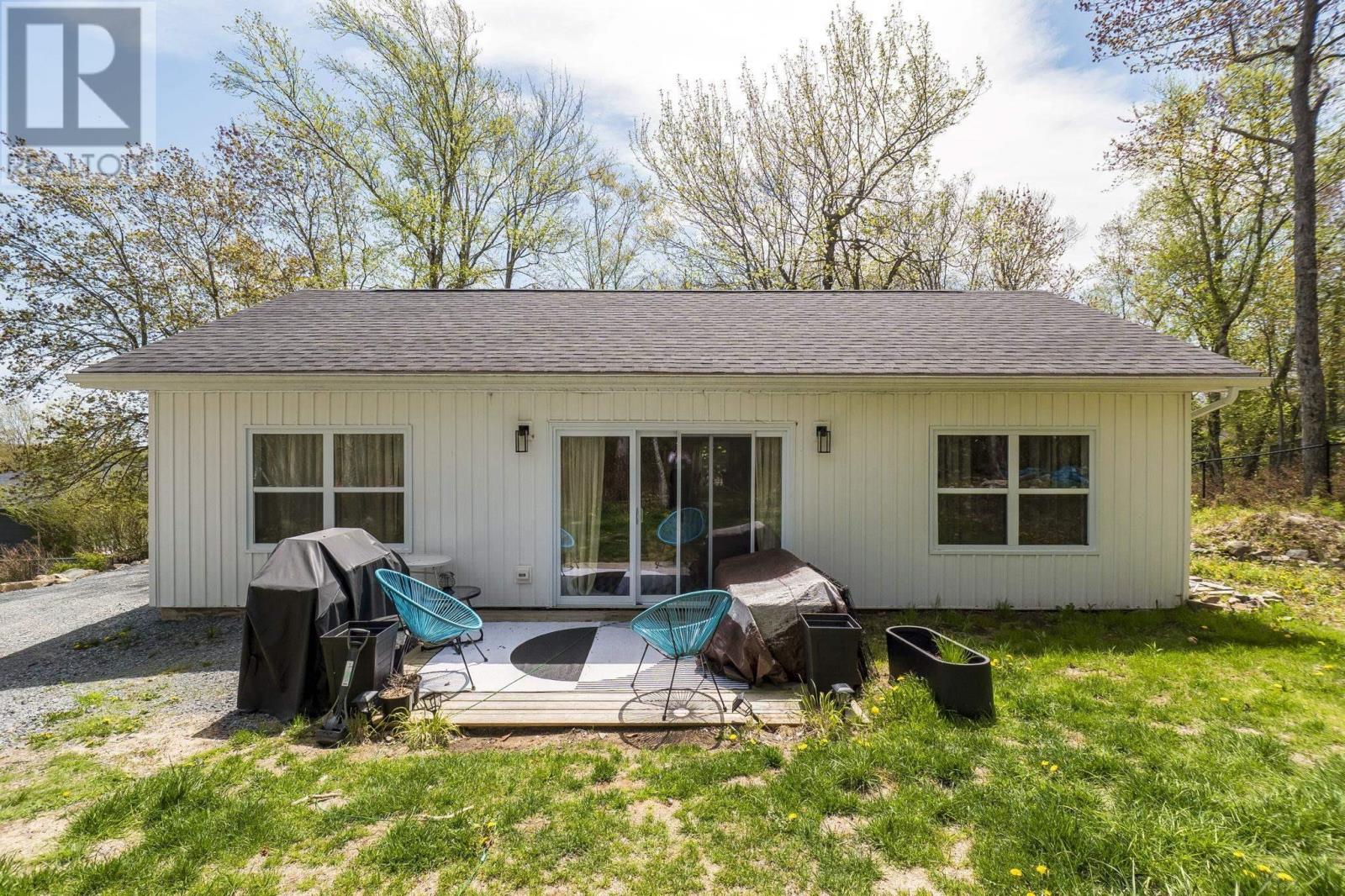 14 & 14B Robert Allen Drive - 35