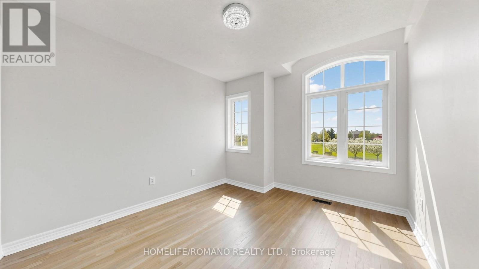 516 WOODSPRING AVENUE - 37