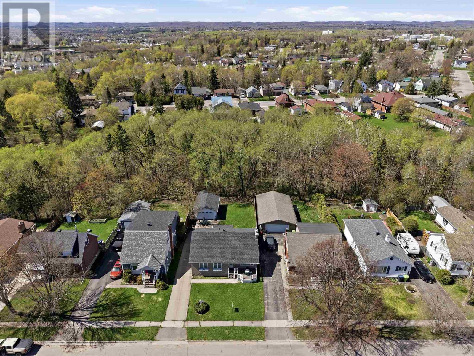 45 Grandview AVE, Sault Ste. Marie, Ontario, P6B3V7 — Photo 6