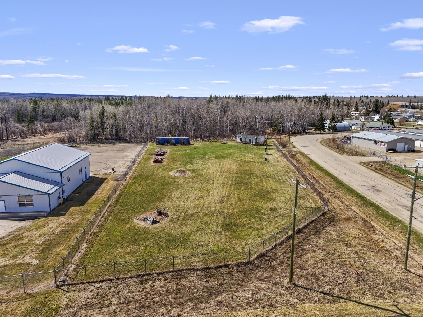 5107  45 Ave - photo 2