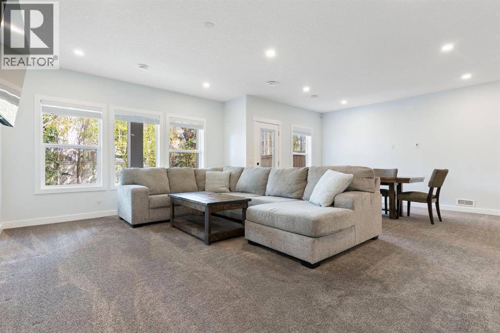 99 Ridge View Close, Cochrane