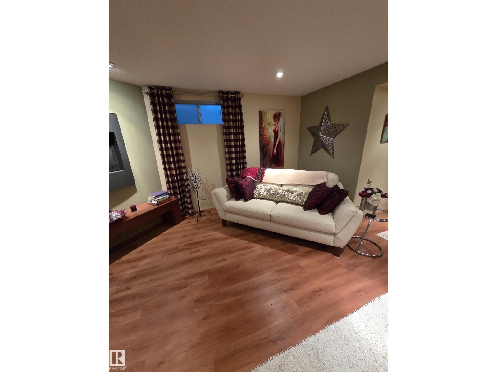 17224 83 ST NW - 29