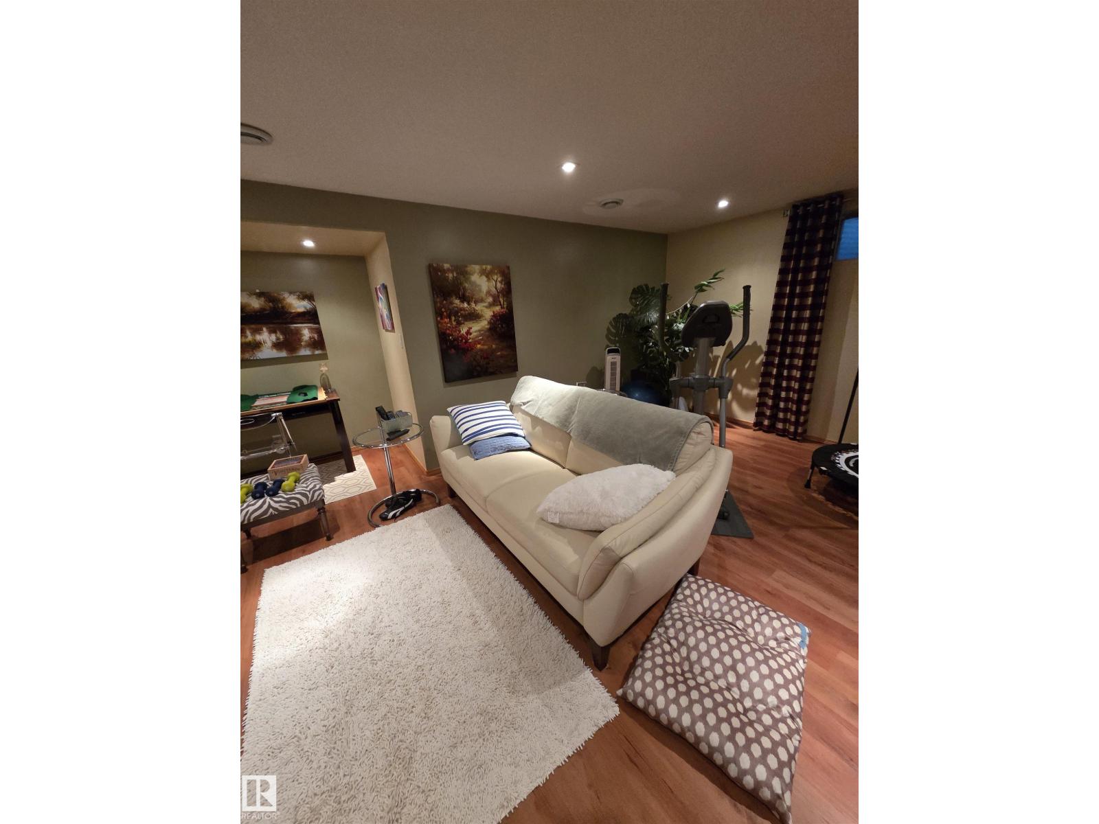 17224 83 ST NW - 28
