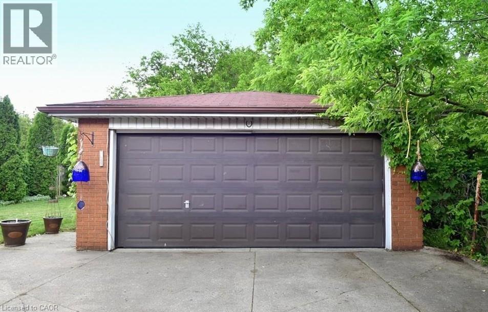 238 FAIRRIDGE Road - 26
