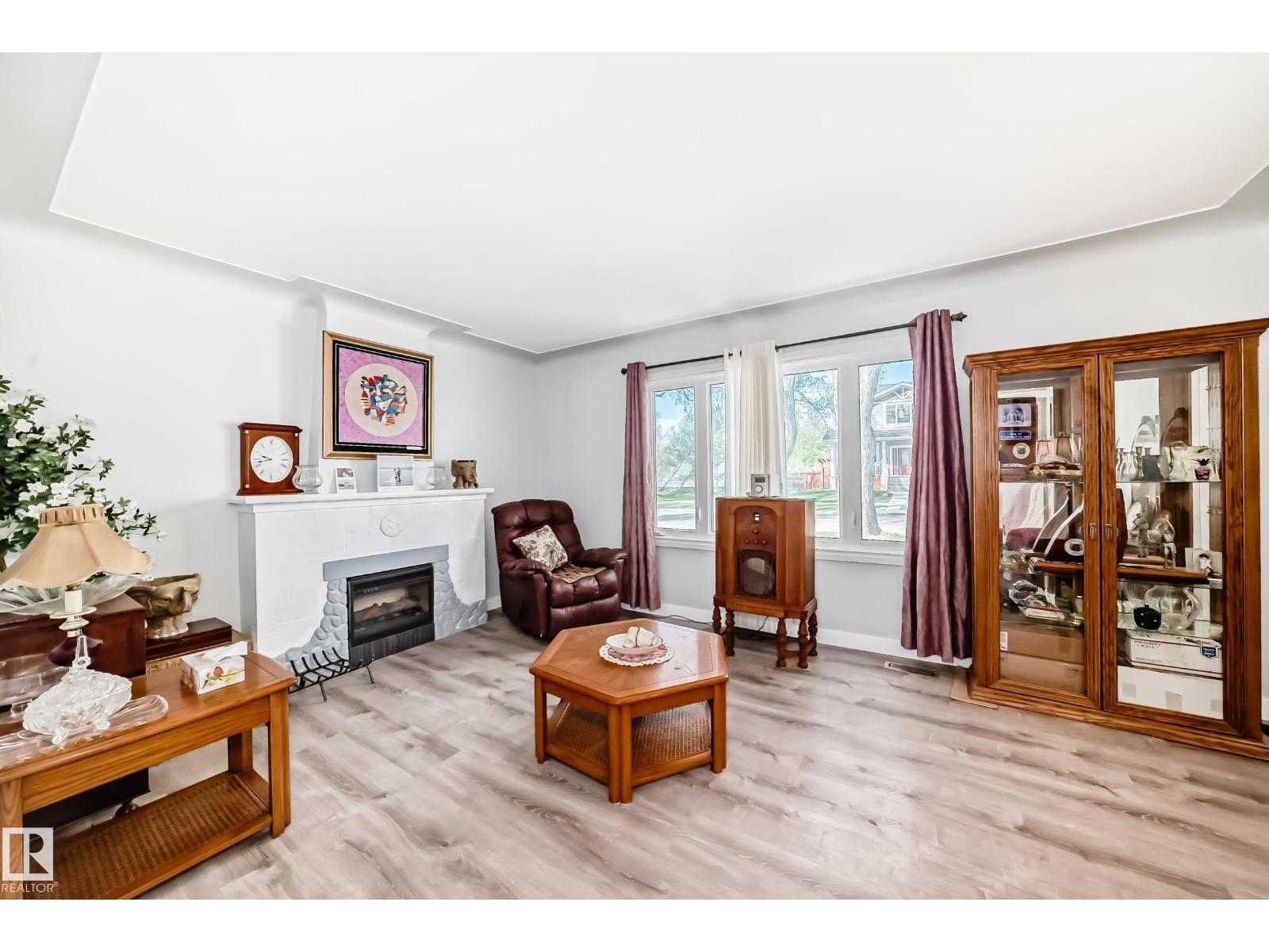 11303 60 ST NW - 4