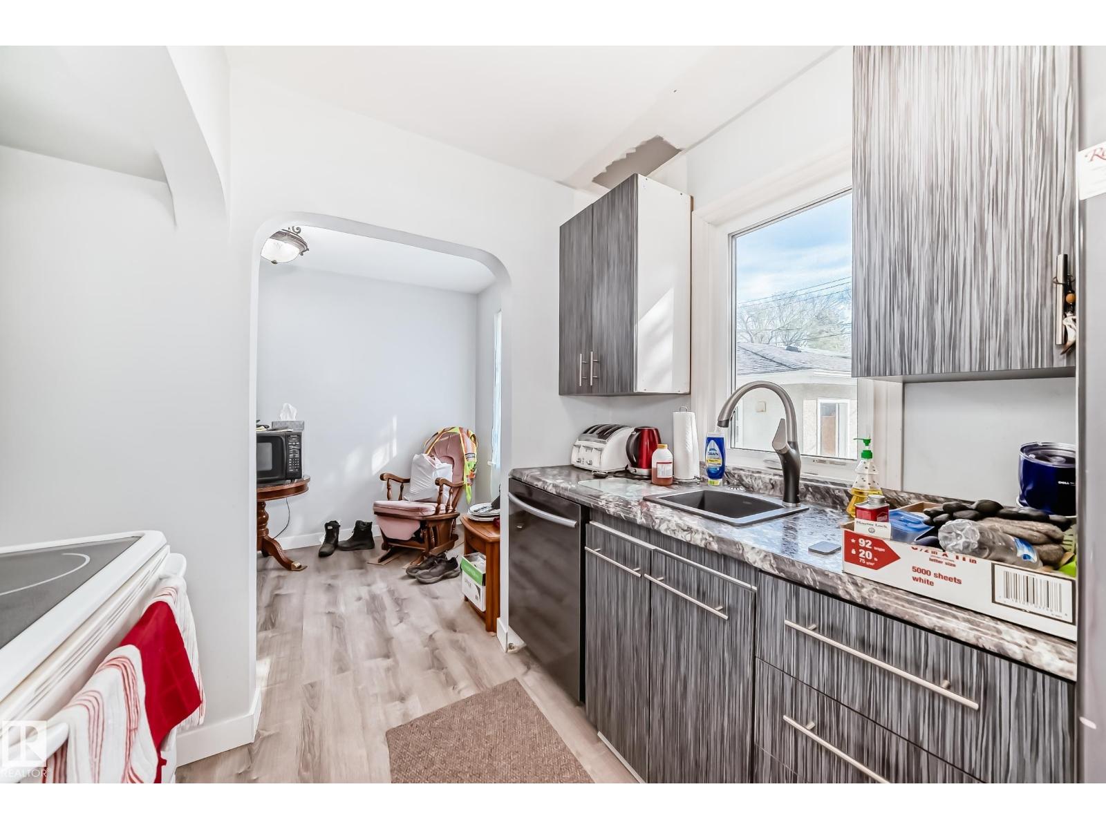 11303 60 ST NW - 11