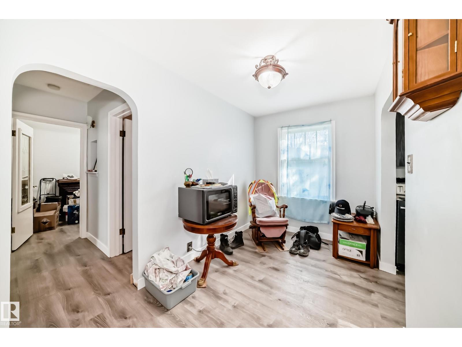 11303 60 ST NW - 14