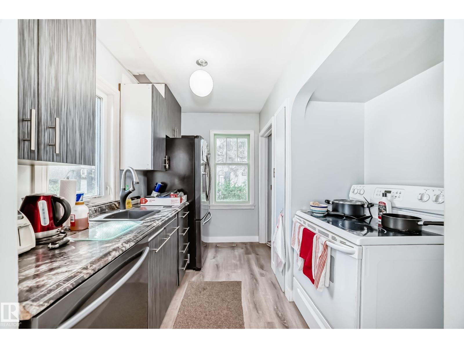 11303 60 ST NW - 9