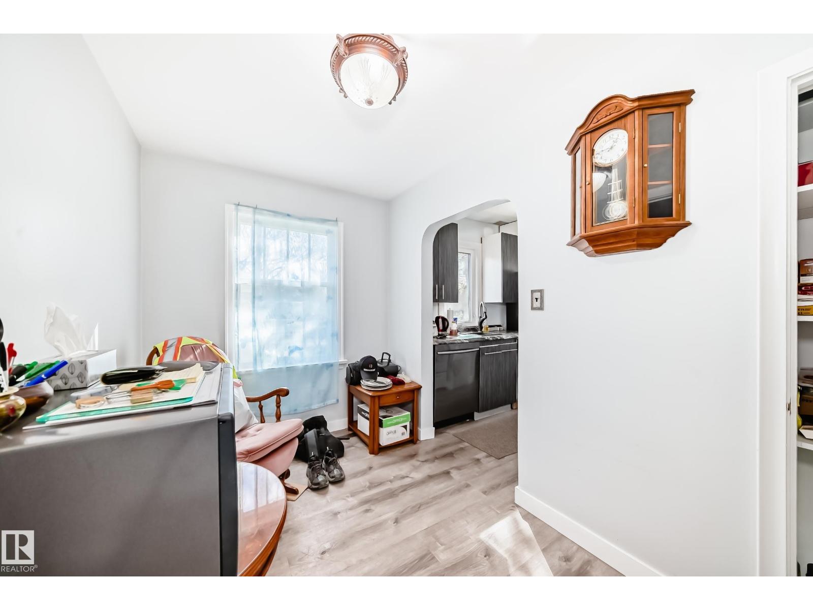 11303 60 ST NW - 12