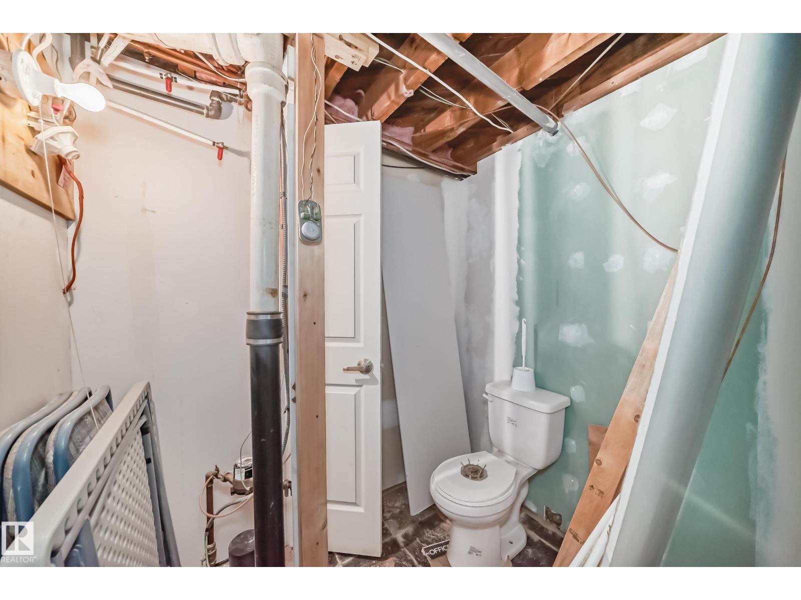 11303 60 ST NW - 32