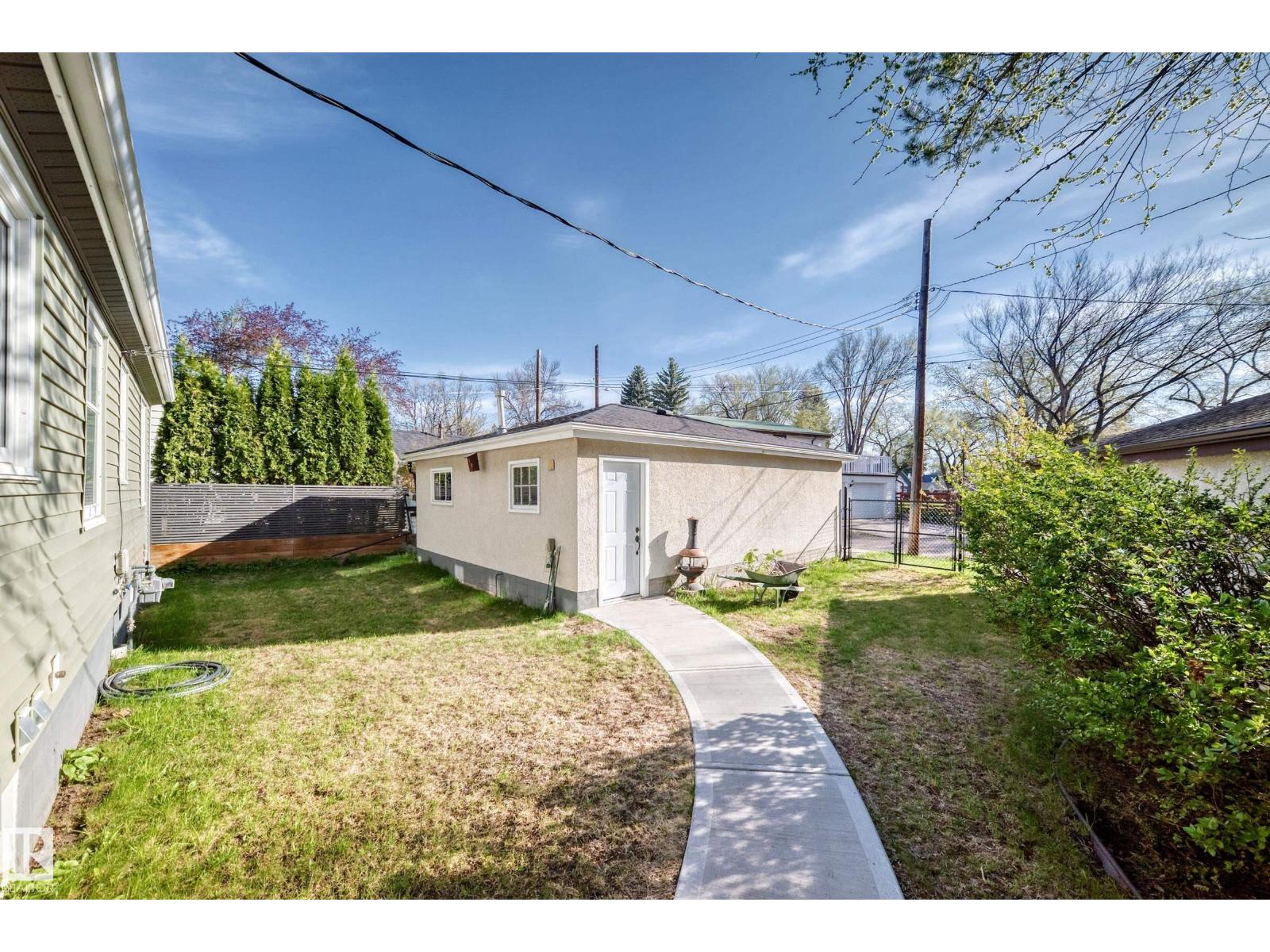 11303 60 ST NW - 41