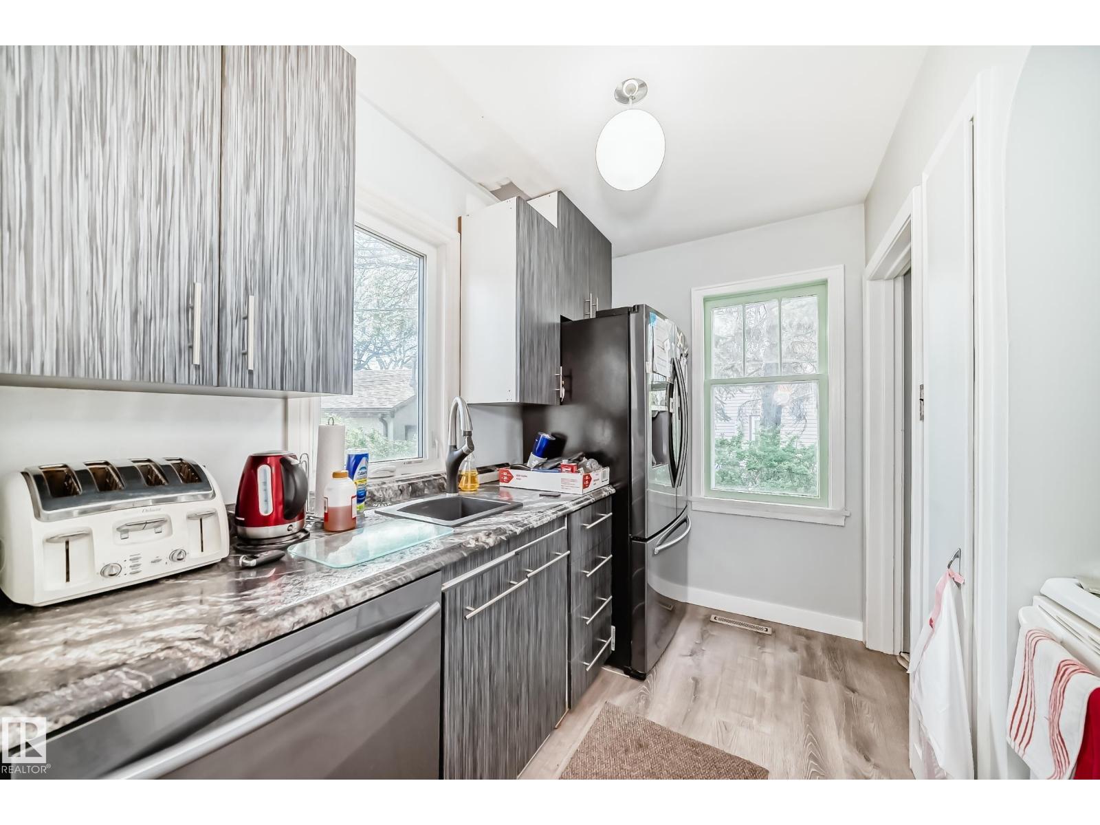11303 60 ST NW - 10