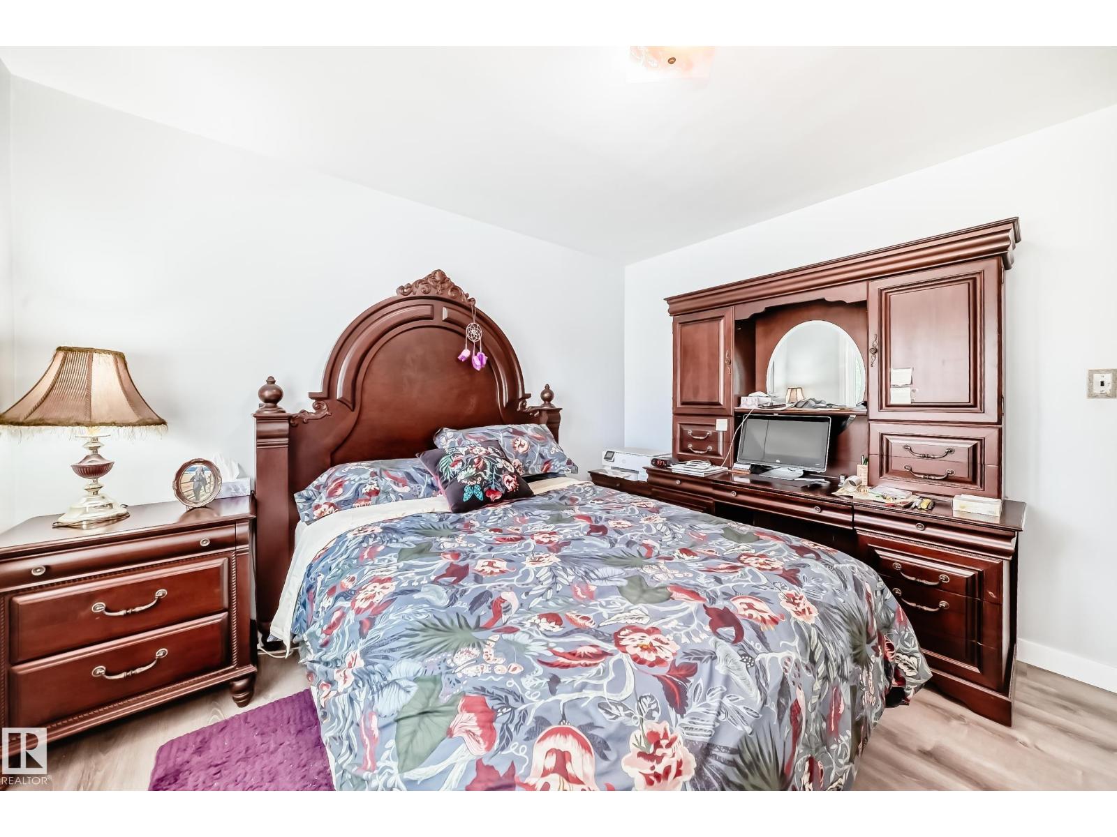 11303 60 ST NW - 18