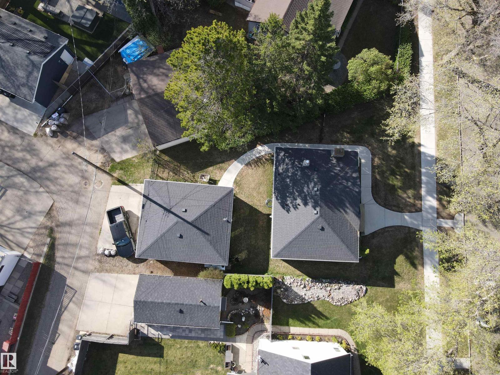 11303 60 ST NW - 55