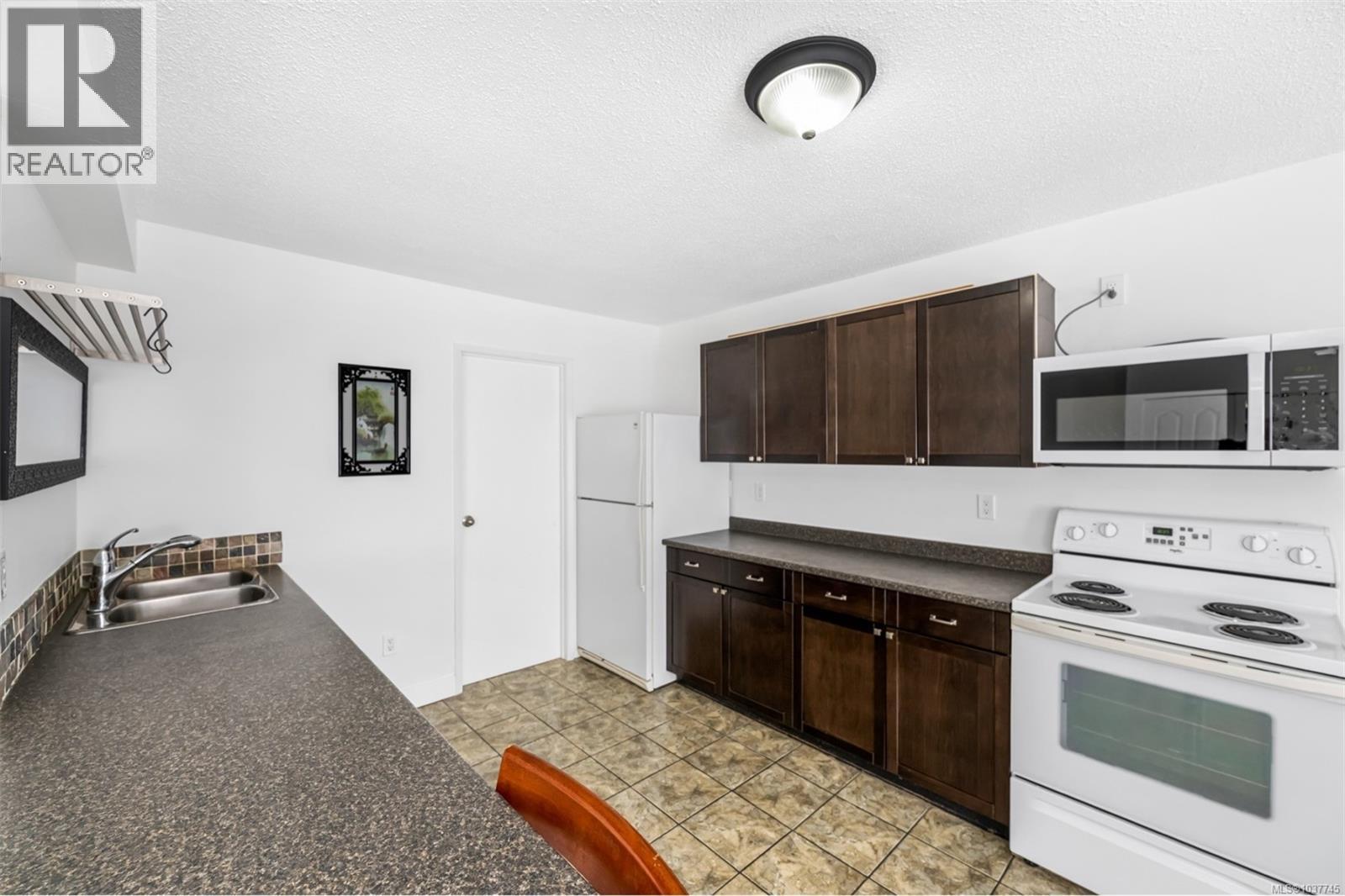 99 18 King George St, Lake Cowichan