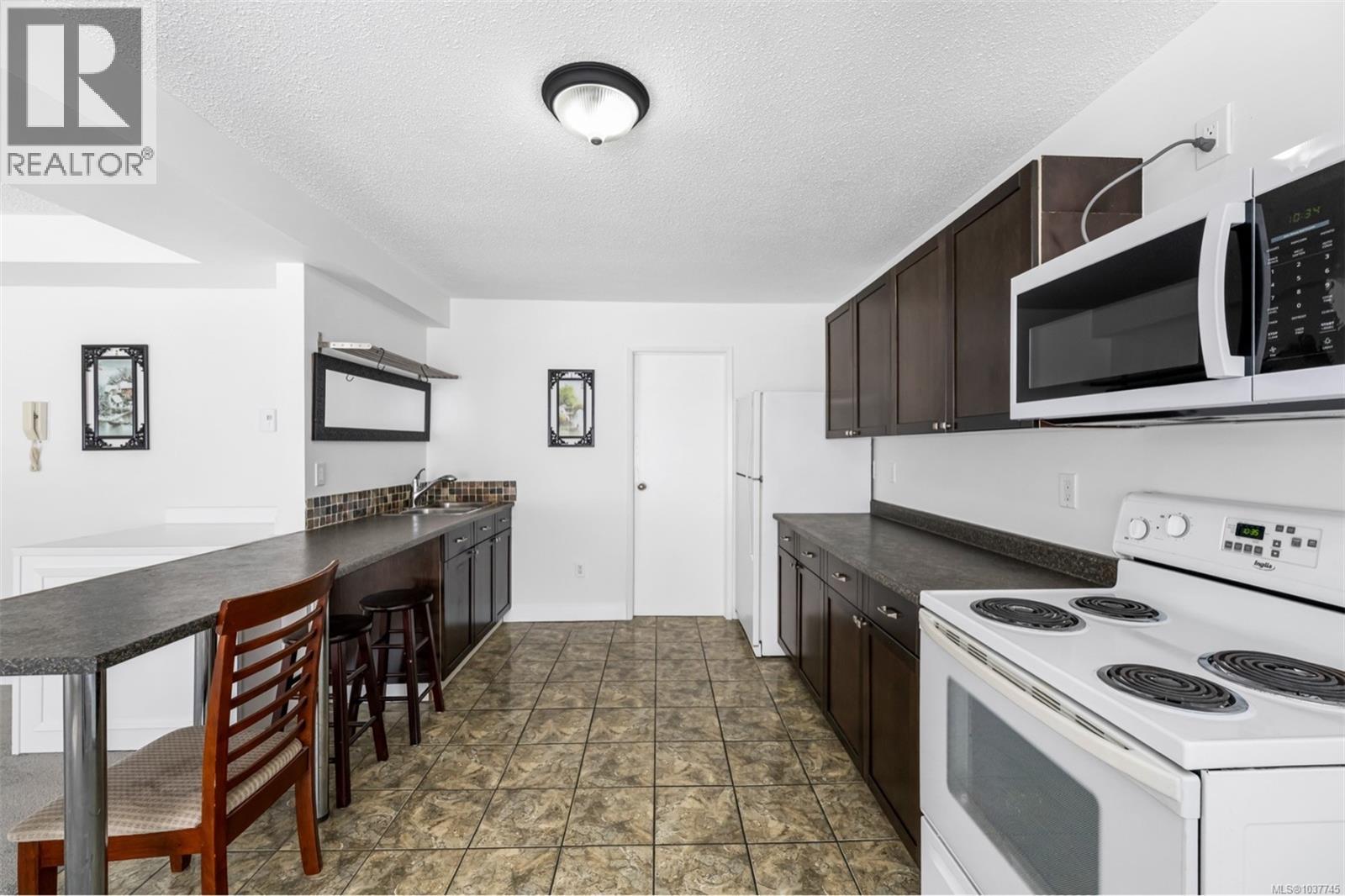 #99 18 King George St - 23