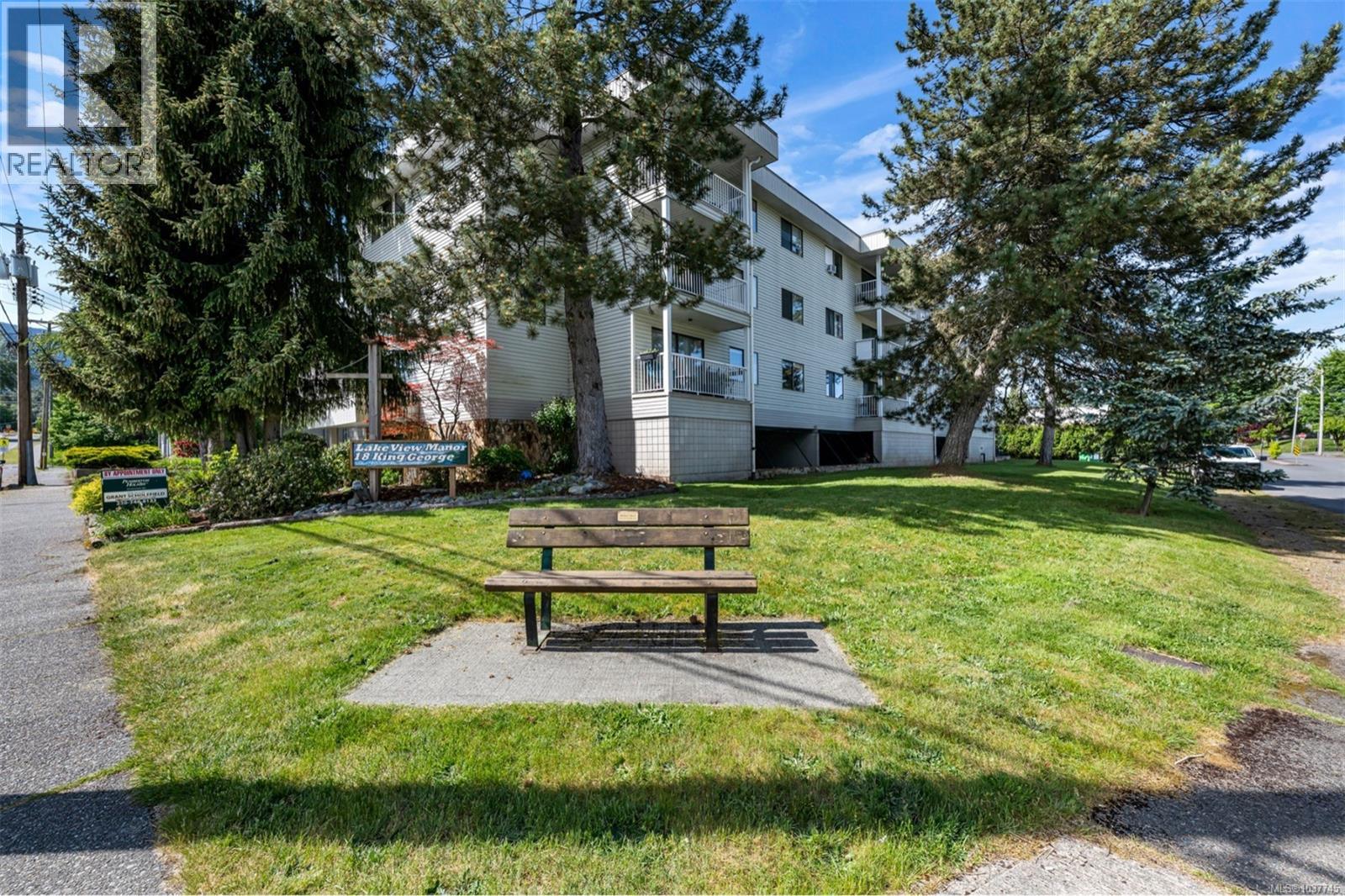 #99 18 King George St - 32