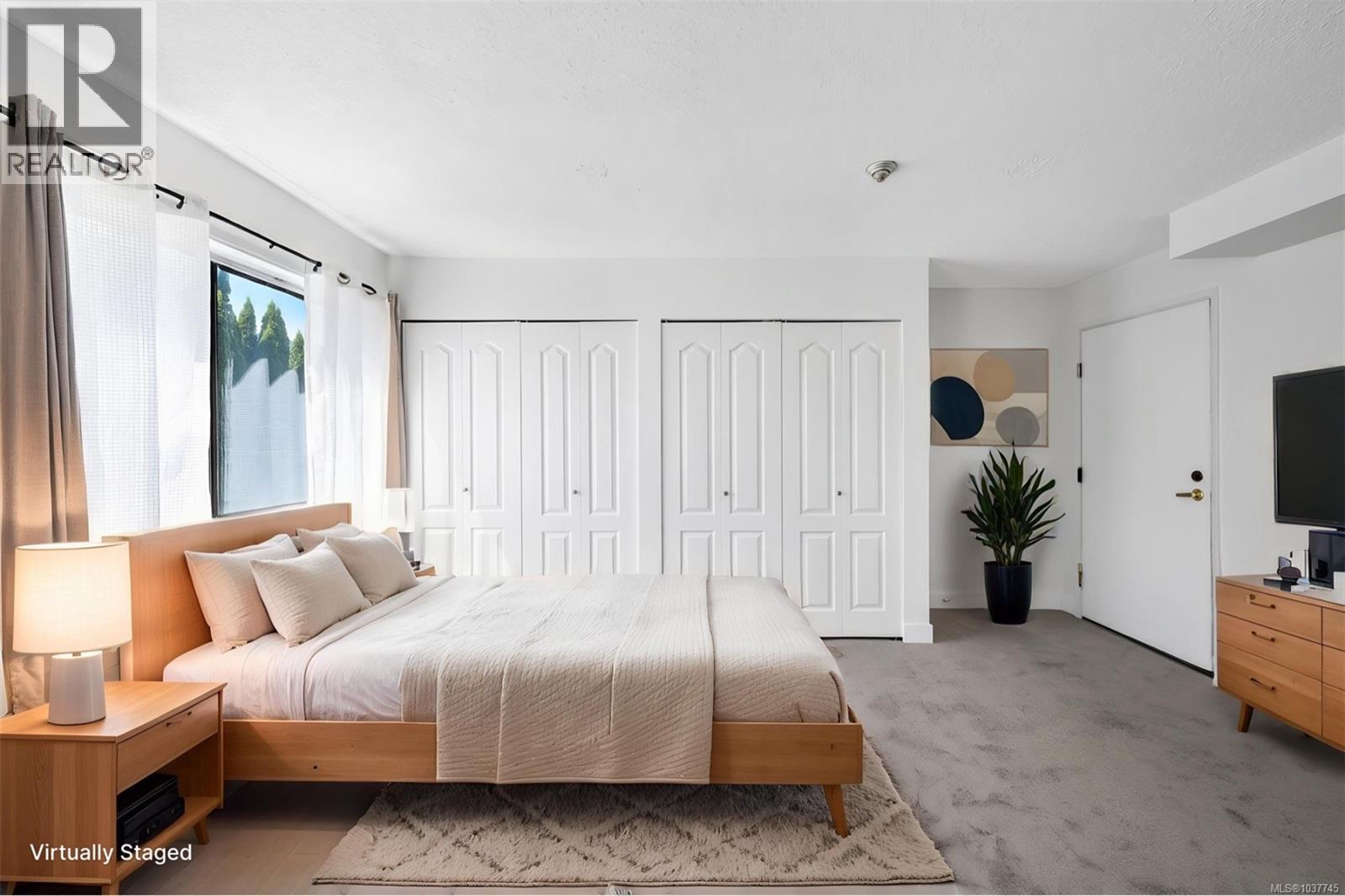 #99 18 King George St - 6