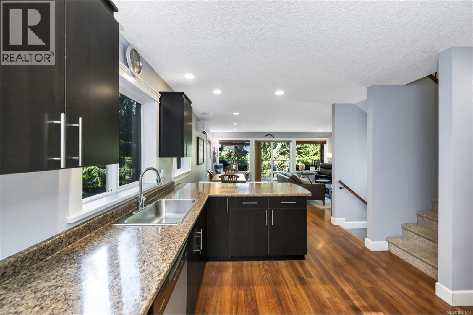 10379 Arbutus Rd - 4