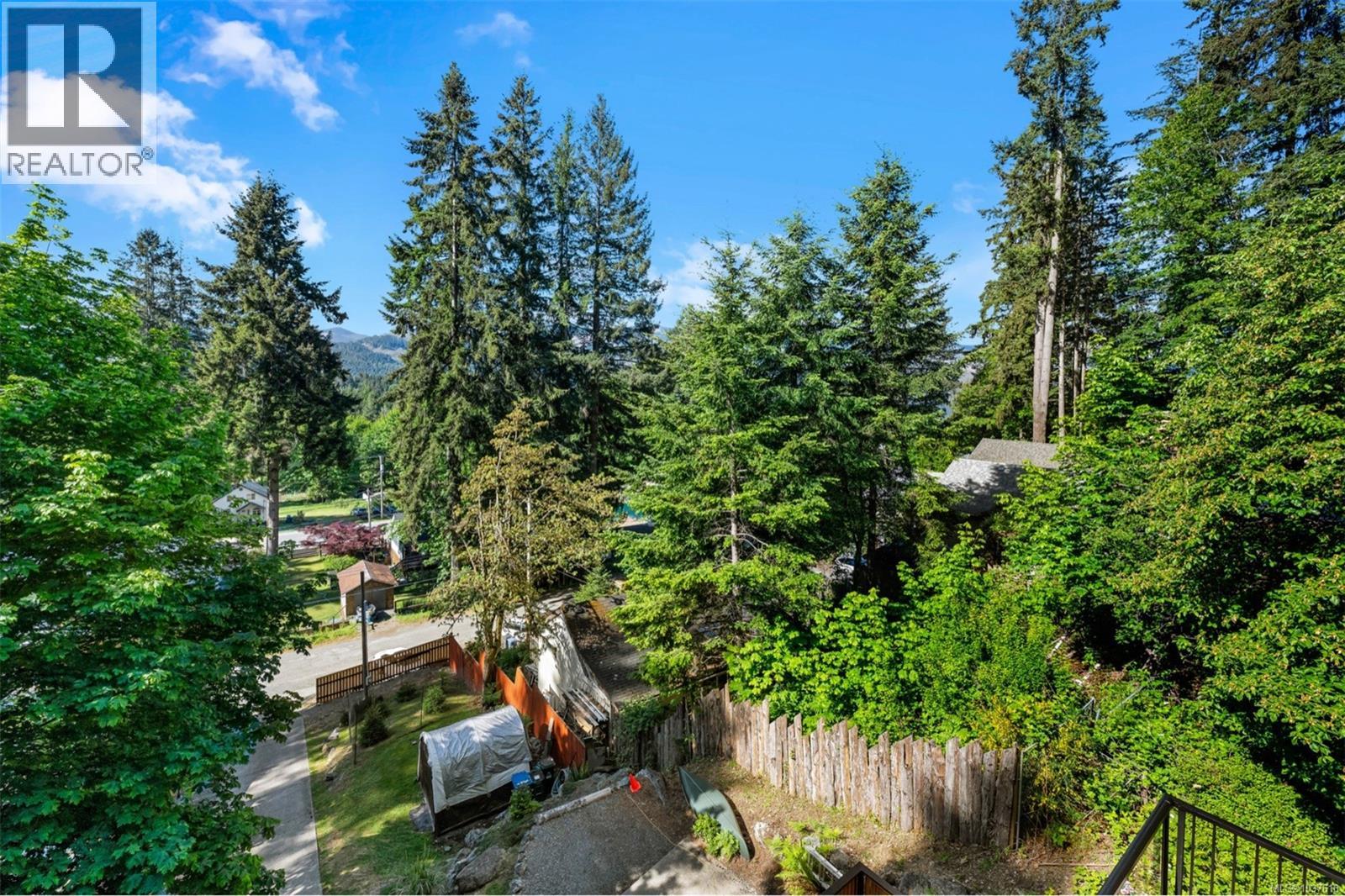 10379 Arbutus Rd, Youbou