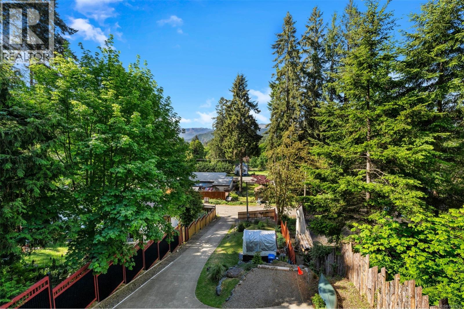 10379 Arbutus Rd - 41