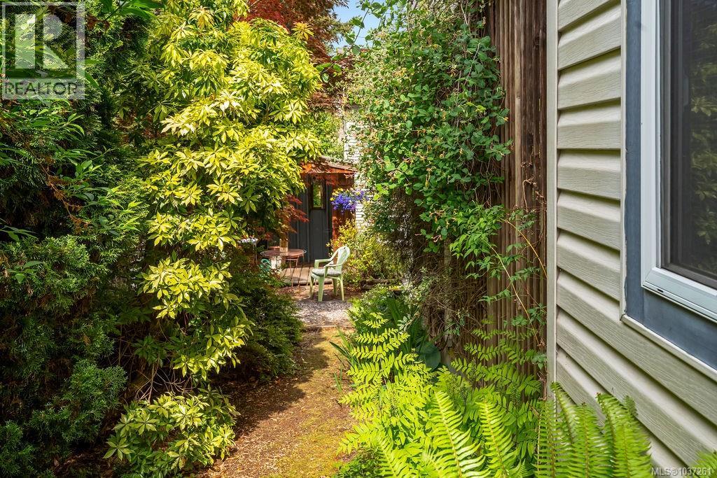 3 1129A 2nd Ave, Ladysmith
