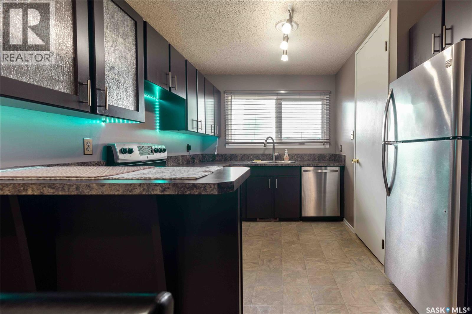 466 Smith CRESCENT - 10