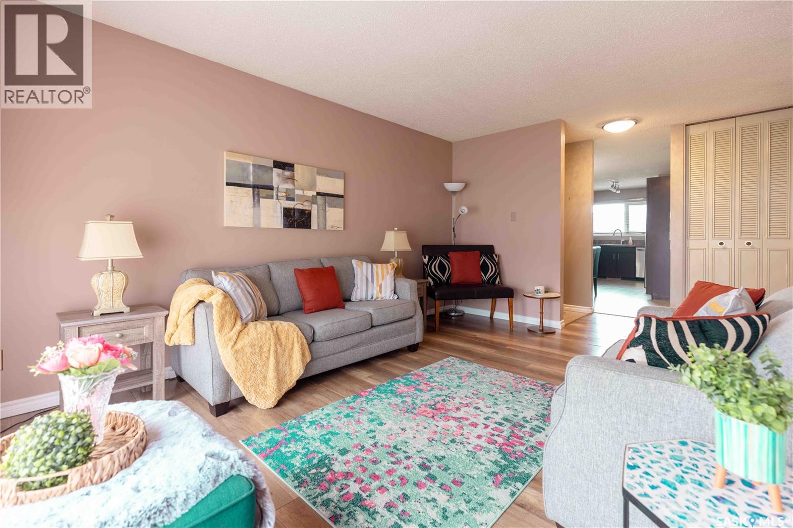 466 Smith CRESCENT - 4