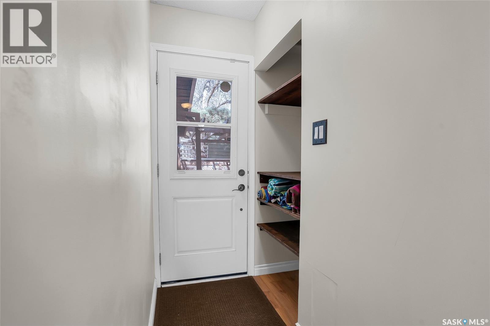 5 Leyden CRESCENT - 18