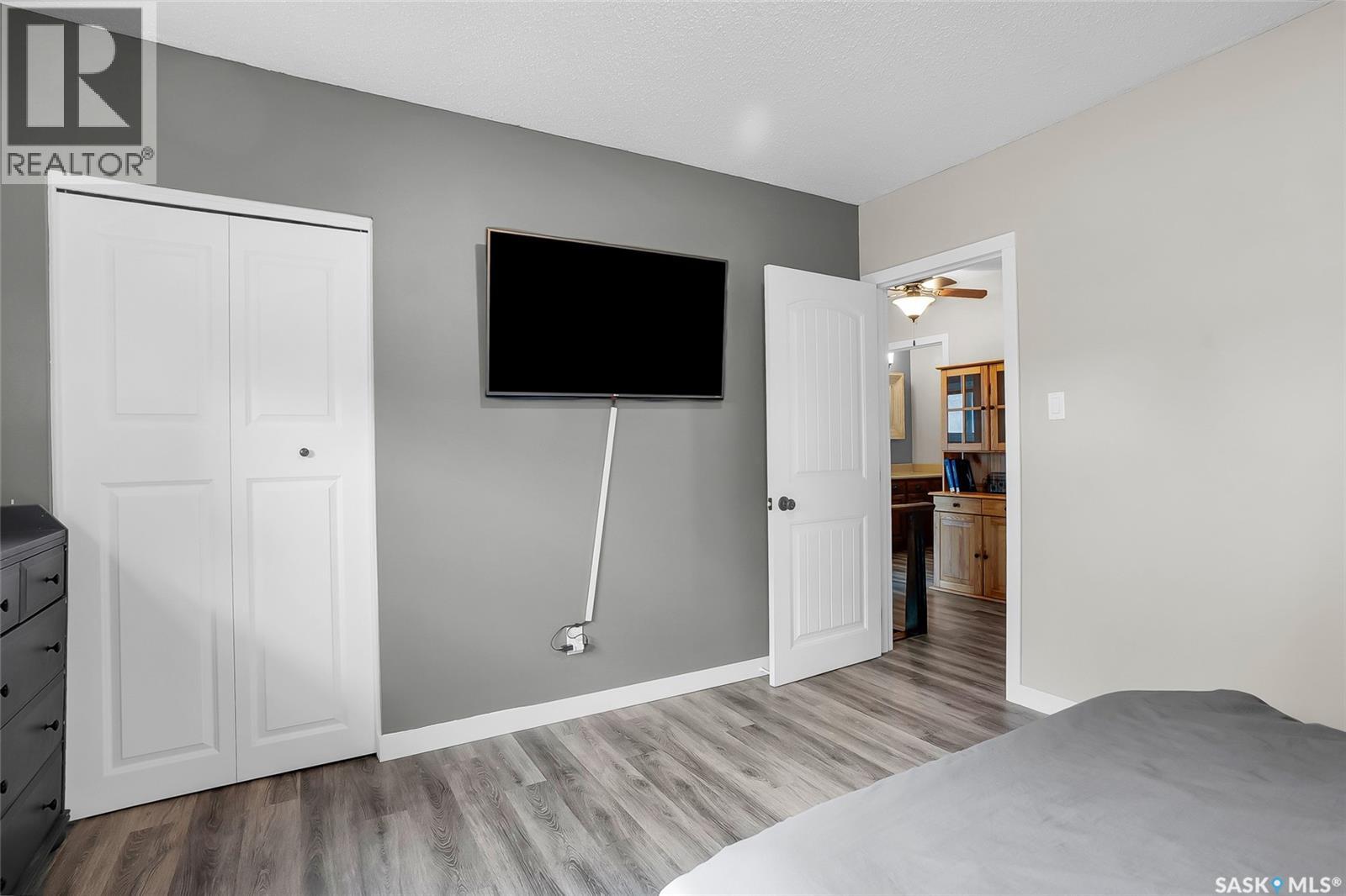5 Leyden CRESCENT - 31