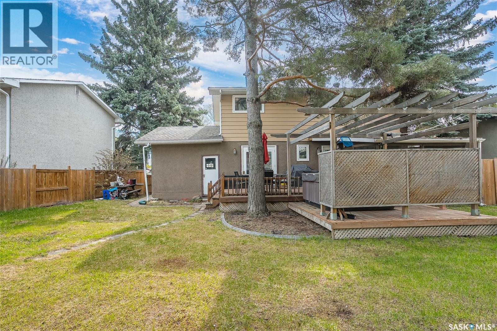5 Leyden CRESCENT - 43