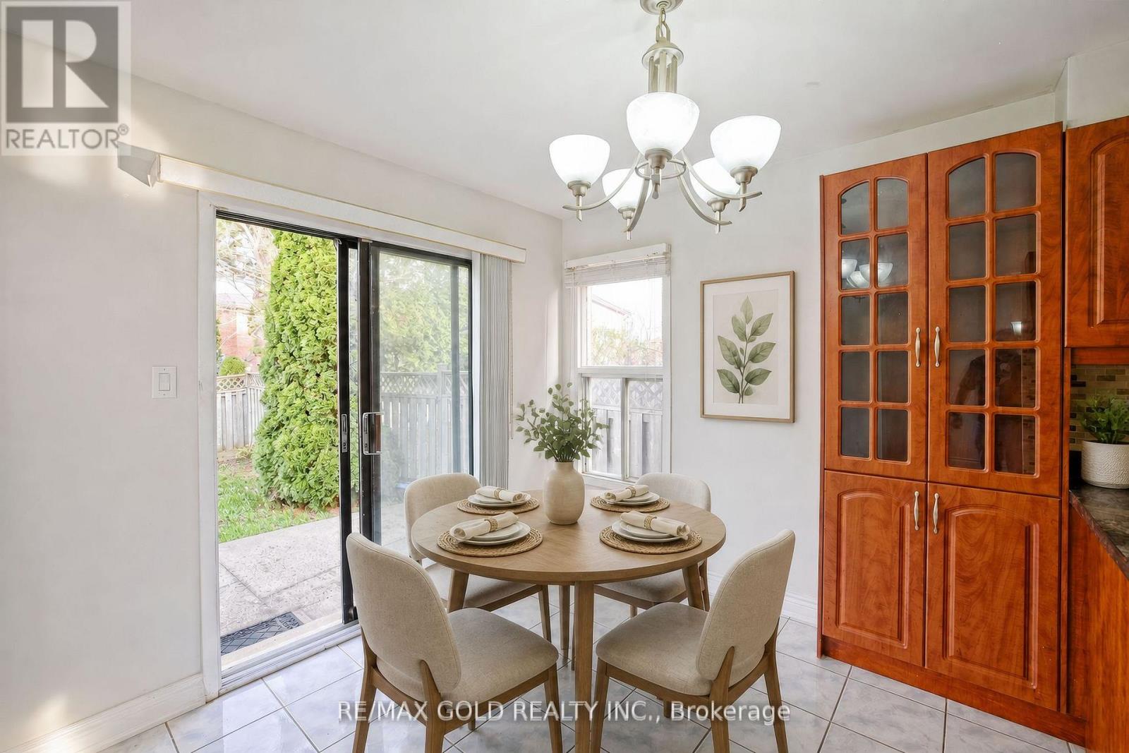 211 WEXFORD ROAD - 5