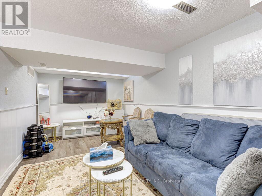 #56 1552 LANCASTER DRIVE - 29