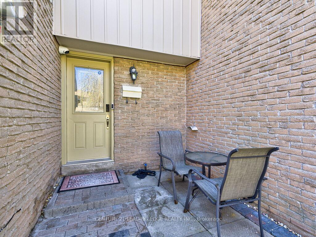 #56 1552 LANCASTER DRIVE - Image 3