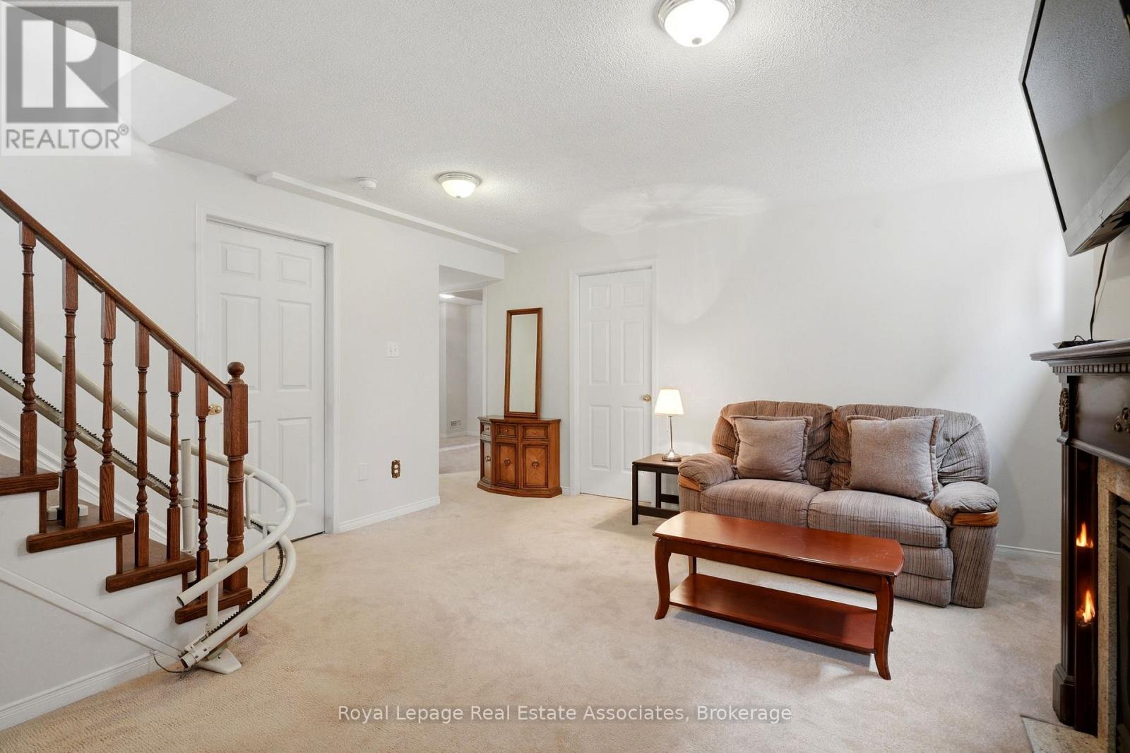 52 ROYAL ORCHARD DRIVE - 26