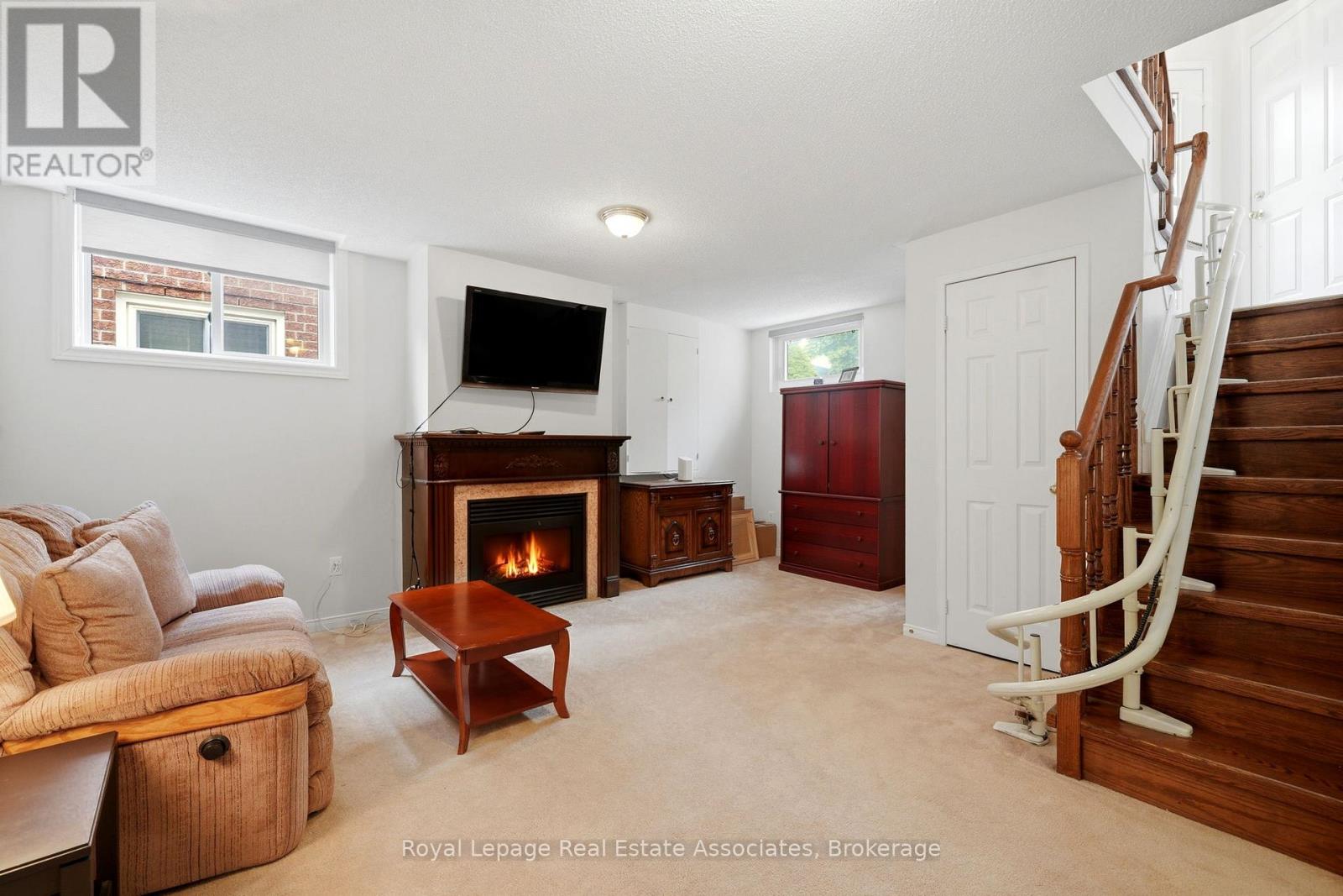 52 ROYAL ORCHARD DRIVE - 27