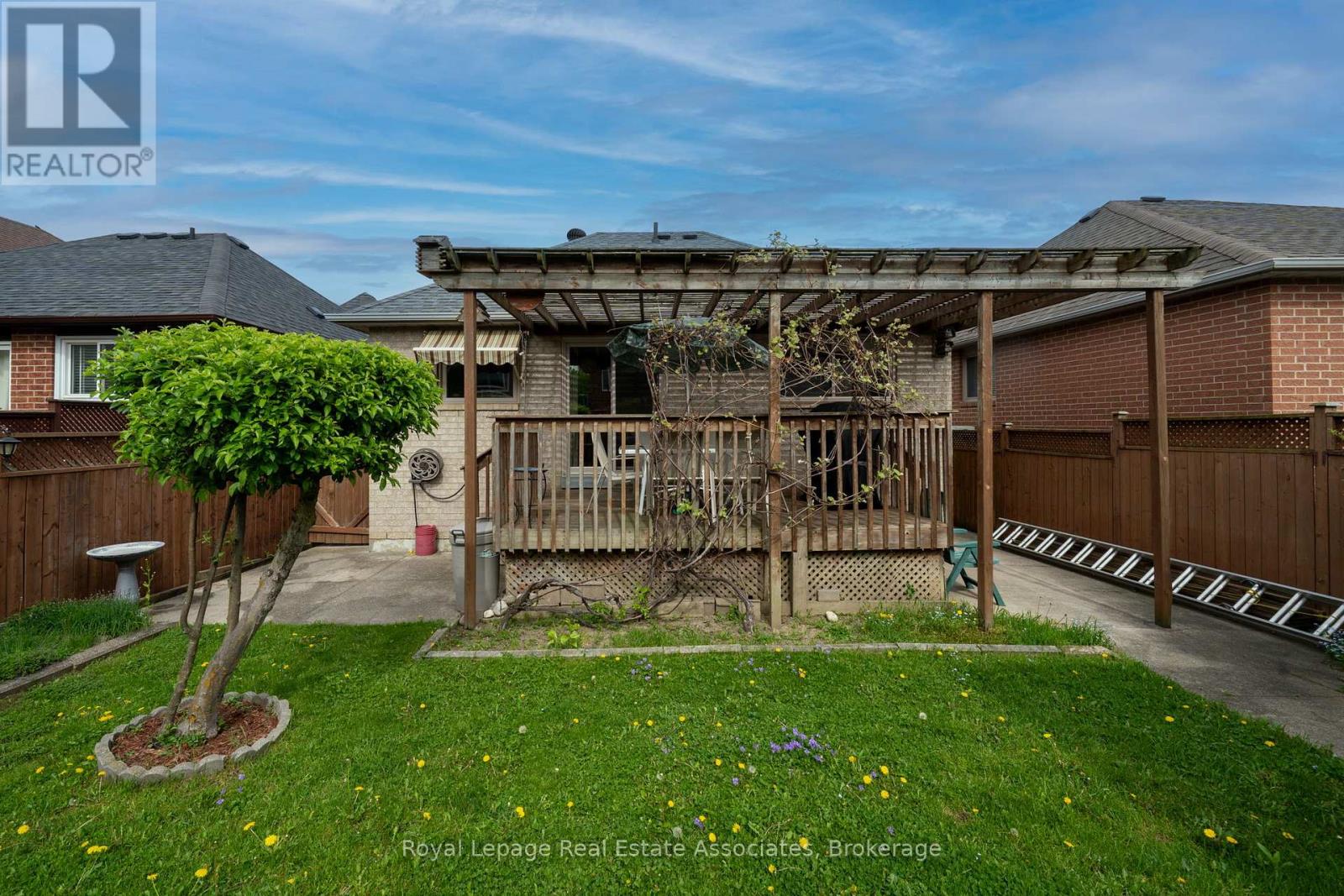 52 ROYAL ORCHARD DRIVE - 32