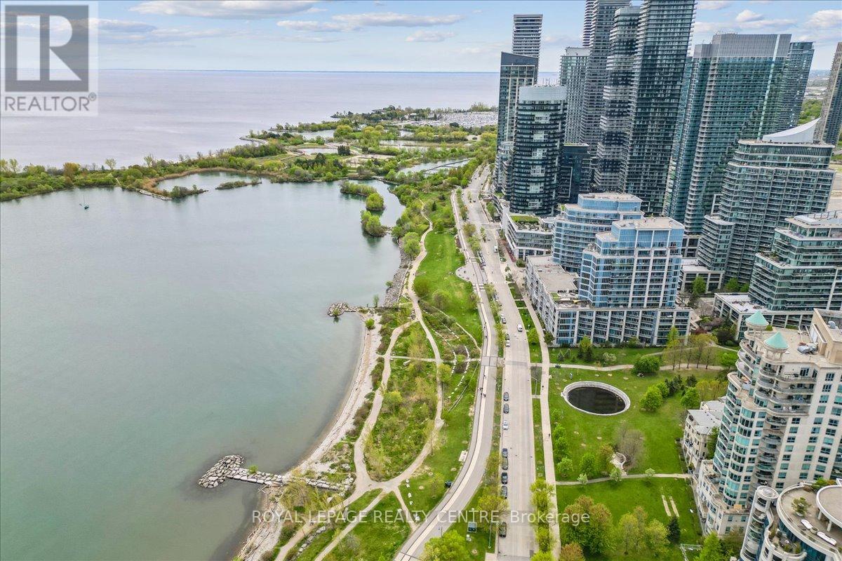 #318 2095 LAKE SHORE BOULEVARD W - Image 2