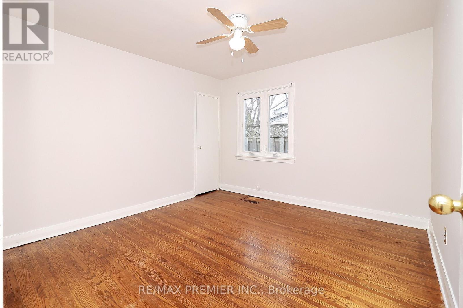15 BONIFACE AVENUE - 11
